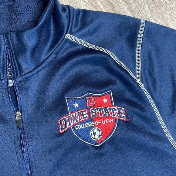 NIKE THERMA-FIT Blue ‘Dixie State’ Long Sleeve Pullover Shirt Men’s Size Medium - Picture 3 of 7